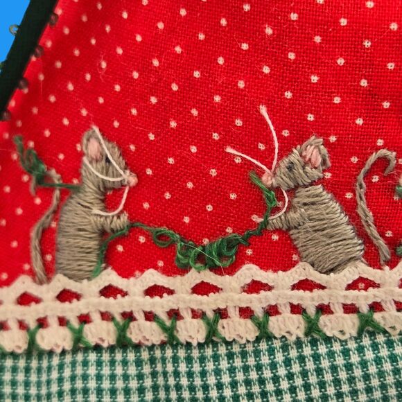 Handmade Vintage Christmas Cat Detailed Embroidered Patchwork Quilt Soft Pillow - Picture 10 of 16